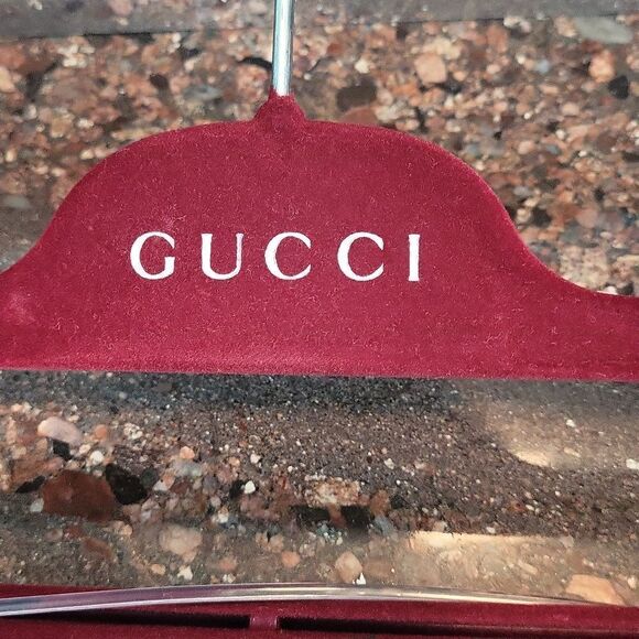 GUCCI red velvet hanger - Picture 2 of 6